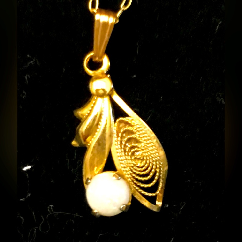 Vintage 💙 MCM Gold Plated Australian Opal Swirl Pendant Necklace 💛 19”